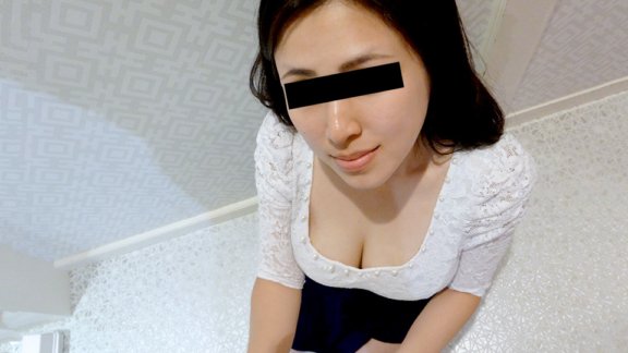 10MUSUME-052320_01 沮喪的女孩吸雞巴