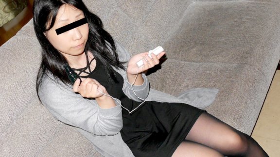 10MUSUME-093021_01 Meine Tochter, die in der ersten Klasse an Masturbation gewöhnt ist, beobachtete zum ersten Mal die neuesten Spielzeuge für Erwachsene.