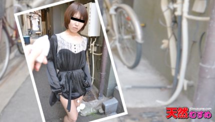 10MUSUME-112515_01 飛びっこ散歩 〜周りの人に気づかれるのが心配〜