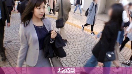 200GANA-2068 Serius lembut, pukulan pertama. 1322 Seorang wanita cantik dengan nama bertuah "Reiwa" yang saya temui di Shinjuku ♪ Saya membawanya ke hotel, mengoyakkan stokingnya dan memancut ♪ Yang mesti dilihat ialah punggungnya yang berdiri yang membuatkan susuk tubuh langsingnya menyerlah!!