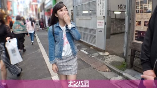 200GANA-2217 Sérieusement doux, premier coup. 1441 Une étudiante en forme de 19 ans trouvée à Shibuya est autorisée à apparaître dans une interview après l'avoir agressée avec du tapioca ! Elle a l'air de s'amuser, mais elle est étonnamment sérieuse et il est difficile de lui faire raconter des histoires intéressantes, mais pourra-t-elle faire l'amour... ?