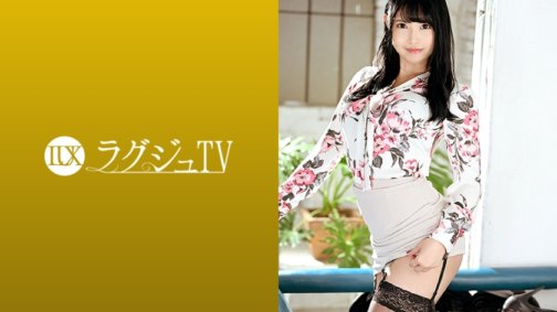 259LUXU-1365 Luxus-TV 1353 Eine schöne Frau, die viele Dates mit wohlhabenden Männern hat, nimmt plötzlich an einem AV-Shooting teil, „um einen Mann zu finden, der mich zufriedenstellt ...“ Ihre üppigen Brüste, ihr Gesäß und ihr fleischiger Körper verfügen über eine gute Sensibilität! Die Art und Weise, wie sie diesen Körper vor der Kamera entblößt und die Energie des Mannes mit heftigen Hüftbewegungen genießt, während sie rittlings auf dem Mann sitzt, wird die Männer dieser Welt mit Sicherheit in ihren Bann ziehen!