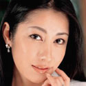 石黑京香（黑木楓 飾）