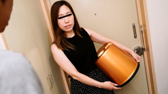 PACOPACOMAMA-010523_772 拿張淫蕩的椅子來！新手熟食店肥皂女孩