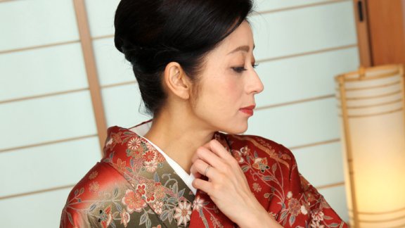 PACOPACOMAMA-011320_242 Sudah agak lama saya tidak memakai kimono, dan saya masih ingat upacara kedewasaan saya adalah pada era Showa...