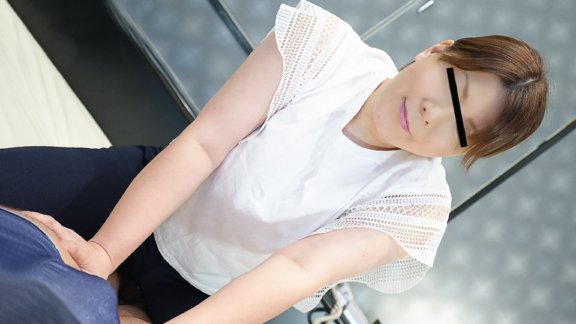 PACOPACOMAMA-041123_828 來訪的按摩師，身材胖胖的，太性感了