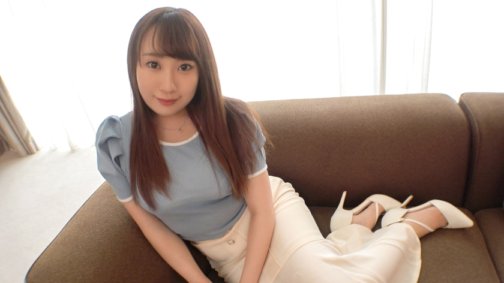 SIRO-4918 [第一槍] [敏感美乳] 車站打工瑪娜受不了她臉紅害羞的動作。陰道被深入到失去害羞的能力，柔軟的E罩杯美乳搖晃呻吟！素人應徵者，第一次AV拍攝289