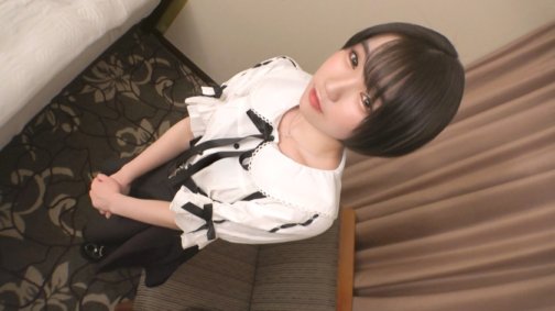 SIRO-4923 [初拍][黑色短髮x最低限度]高中剛畢業的打工者出現在AV中。當我穿著及膝襪在她嬌小的身體上重複活塞... AV線上應用 → AV體驗拍攝1859
