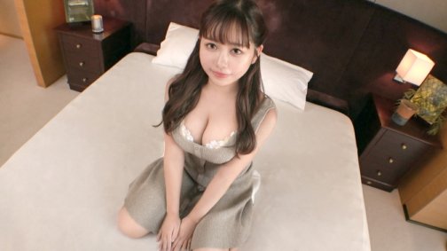 SIRO-5203 【美巨乳爆乳】【小惡魔醬】百分百可愛半臉美少女，有天然淤青！ ！她可愛的笑容因為從未體驗過的愉悅而變成了快要落淚的表情。使用蓬鬆的 G 罩杯進行乳交。隨活塞搖擺的自然美巨乳必看！ ！ 【第一槍】AV線上申請→AV體驗拍攝2098