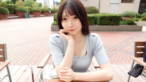 SIRO-5369 Une littéraire à la peau claire a succombé au désir sexuel ! Une belle fille à la peau blanche et claire et aux longs cheveux noirs ! Son corps tout entier est devenu une zone érogène et elle n'arrête pas de gicler beaucoup ! Elle capture le cœur d'un homme avec ses yeux humides et ne le lâche pas ! [Premier plan] Application AV en ligne → Prise de vue d'essai AV 2279