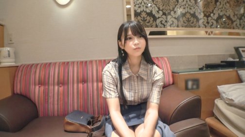 SIRO-5602 【這種事最色情】【隱藏巨乳的素顏妹子】素顏的素顏妹子，一臉安靜，但是我一插雞雞就呻吟得很厲害！ F罩杯的胸部搖晃著摸著的樣子太讓人印象深刻了！ 【初拍】AV線上申請→AV試拍2495